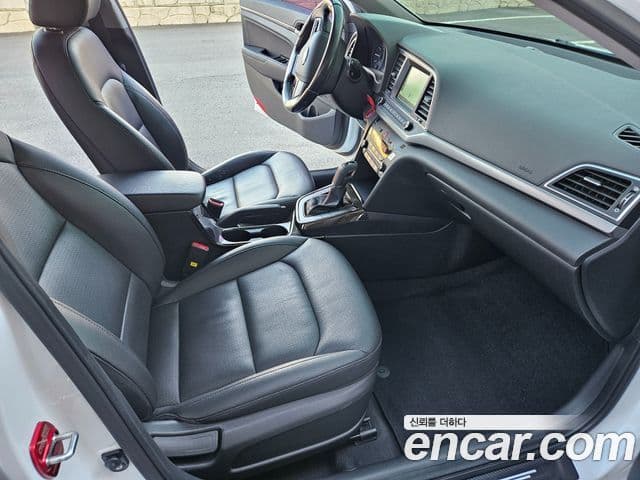 Hyundai Avante AD 1.6 GDI Smart, 2017 9