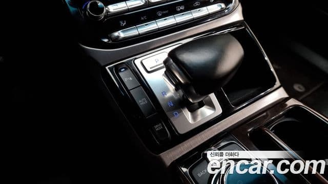 Genesis EQ900 Luxury, 2016 9