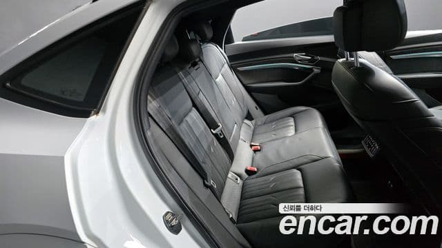 Audi e-Tron 55 Quattro Sportback, 2021 12