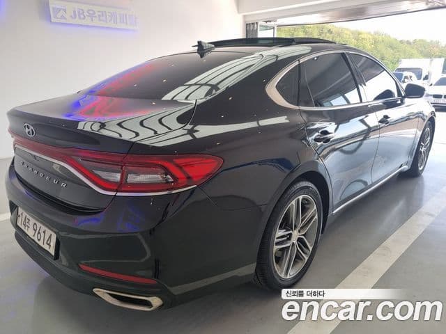 Hyundai Grandeur IG Premium, 2017 19