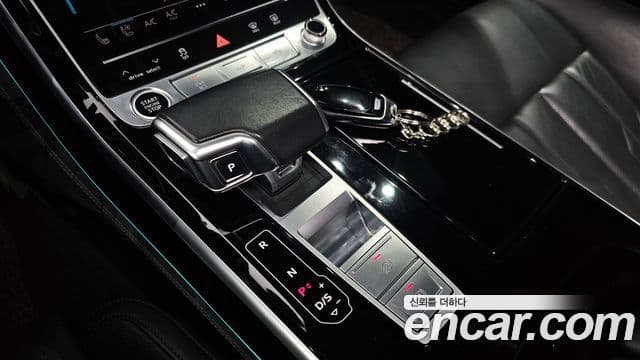 Audi A8 (D5) 55 TFSI Quattro LWB, 2021 9