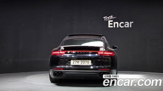 Porsche Panamera (971), 2018 4