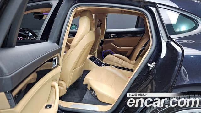 Porsche Panamera (971), 2018 12