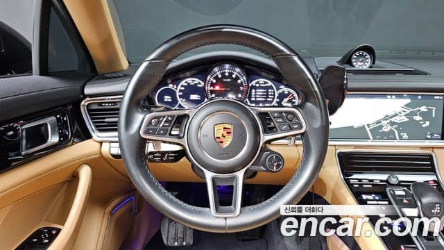 Porsche Panamera (971), 2018 13