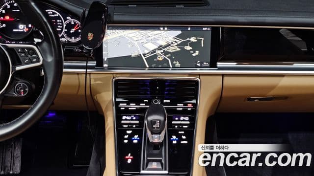 Porsche Panamera (971), 2018 14