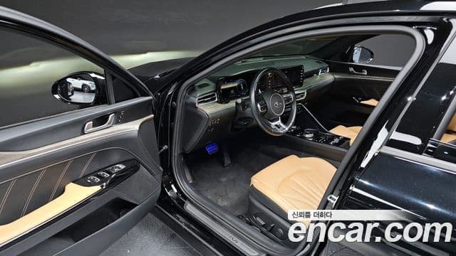 Kia K5 3세대 Signature, 2021 11