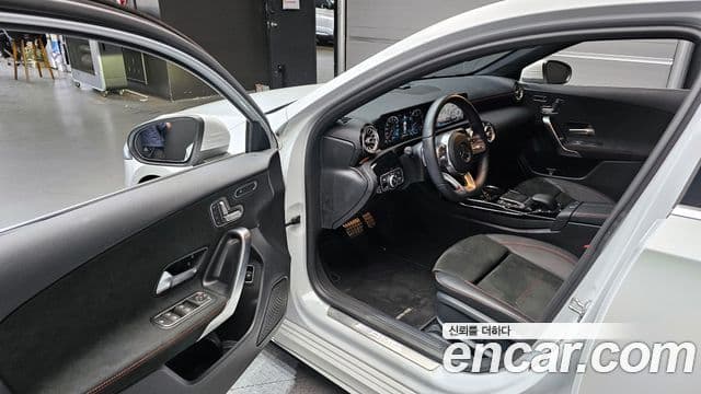 Mercedes-Benz A-класс W177 AMG A35 4MATIC седан, 2021 10
