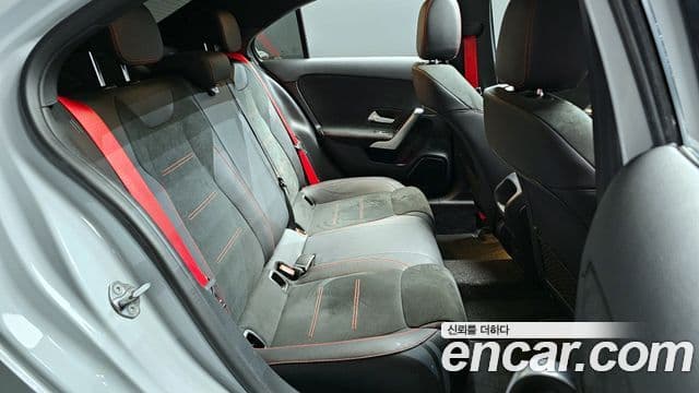 Mercedes-Benz A-класс W177 AMG A35 4MATIC седан, 2021 12