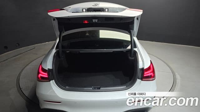 Mercedes-Benz A-класс W177 AMG A35 4MATIC седан, 2021 20