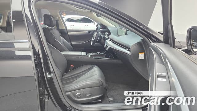 Genesis electrified G80 (RG3) e-AWD, 2023 10