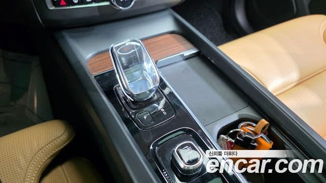 Volvo XC60 2세대 B5 Inscription, 2022 9