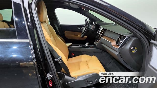 Volvo XC60 2세대 B5 Inscription, 2022 11