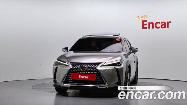 Lexus UX300h, 2026 3
