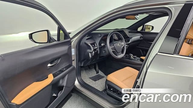 Lexus UX300h, 2026 11