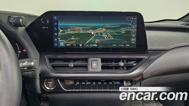 Lexus UX300h, 2026 14