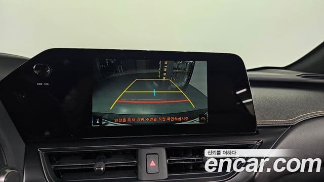 Lexus UX300h, 2026 15