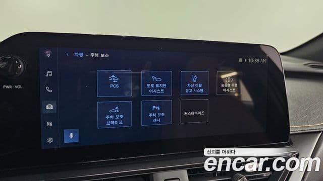 Lexus UX300h, 2026 16