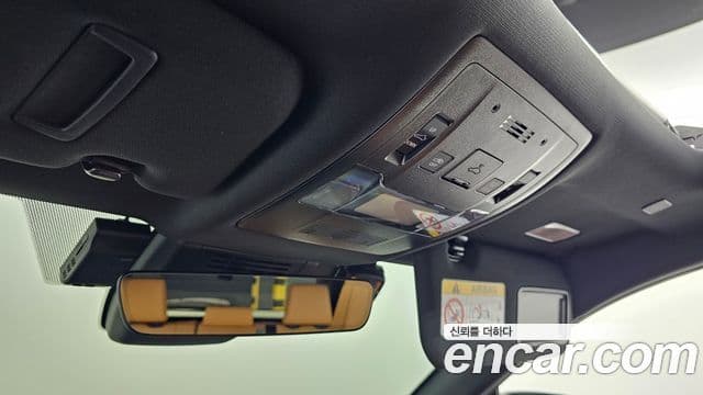 Lexus UX300h, 2026 19