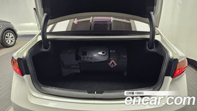 Kia All New K7 3.0 LPI Prestige (арендный автомобиль), 2016 20