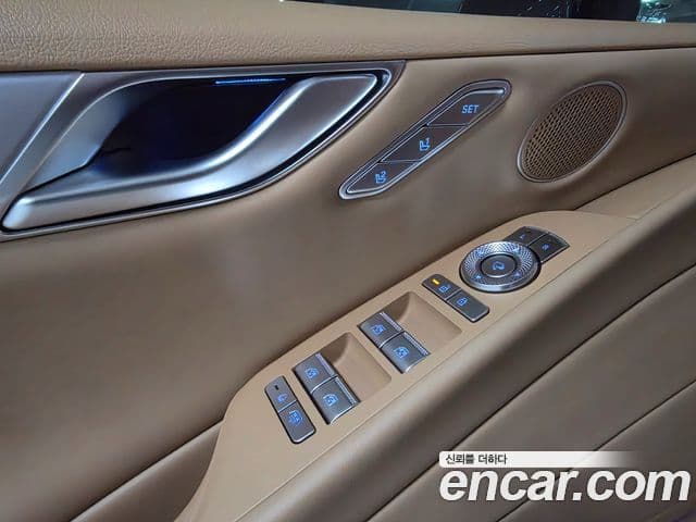 Genesis G80 (RG3) бензин 2.5 турбо AWD, 2025 11