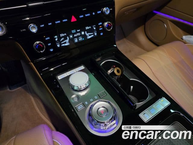 Genesis G80 (RG3) бензин 2.5 турбо AWD, 2025 18