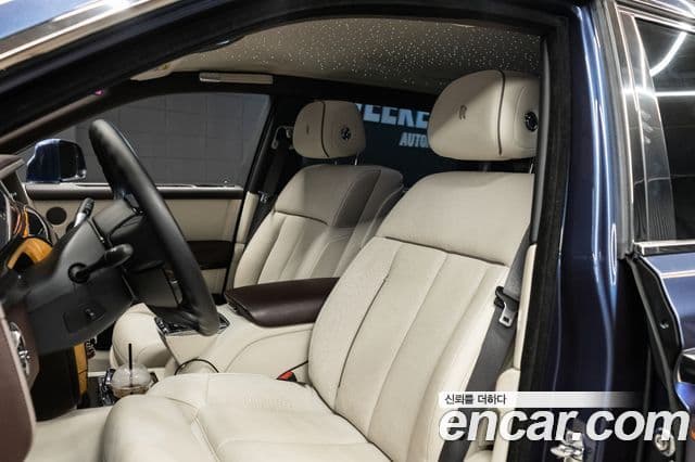 Rolls-Royce 팬텀 6.7 EWB V12, 2018 6