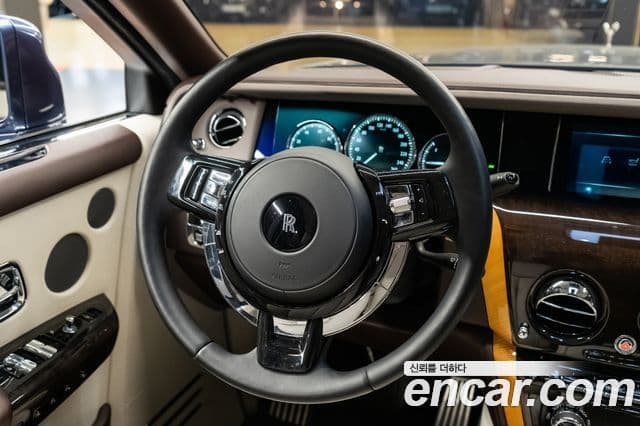 Rolls-Royce 팬텀 6.7 EWB V12, 2018 8