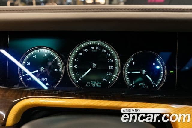 Rolls-Royce 팬텀 6.7 EWB V12, 2018 9