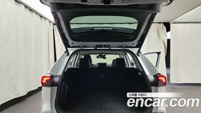Toyota RAV4 5세대 2.5 4WD гибрид LTD, 2024 20