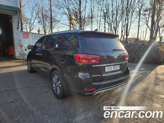 Kia The / новый New Carnival Luxury, 2019 3