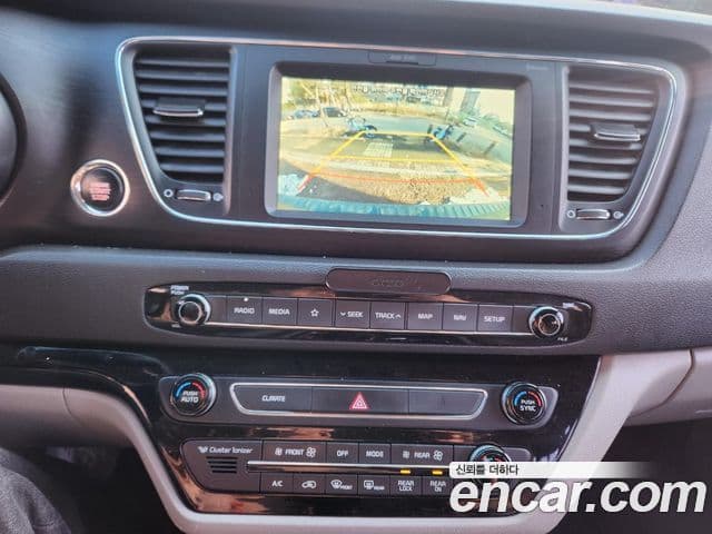 Kia The / новый New Carnival Luxury, 2019 11