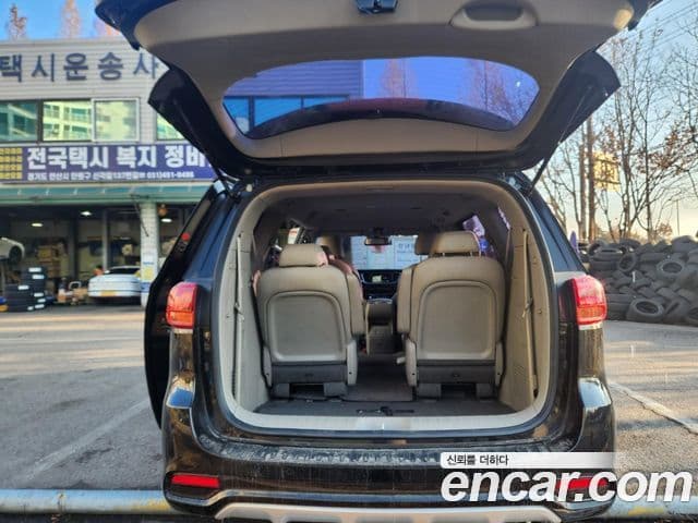 Kia The / новый New Carnival Luxury, 2019 15