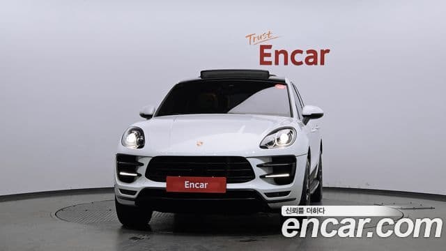 Porsche Macan 95B, 2018 3