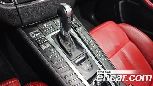 Porsche Macan 95B, 2018 9