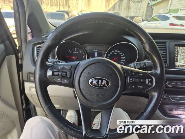 Kia The / новый New Carnival Luxury, 2019 9