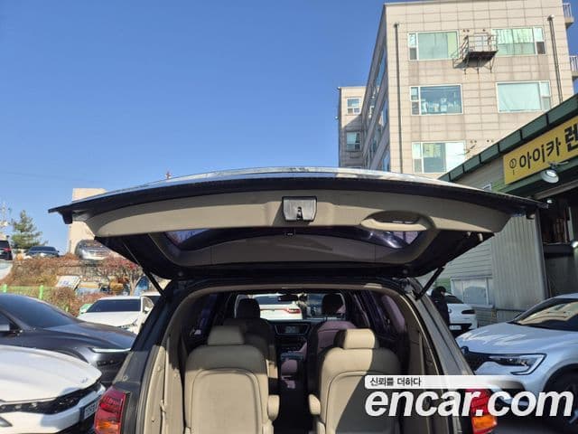 Kia The / новый New Carnival Luxury, 2019 17