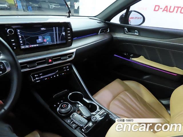 Kia K5 3세대 Signature, 2021 11