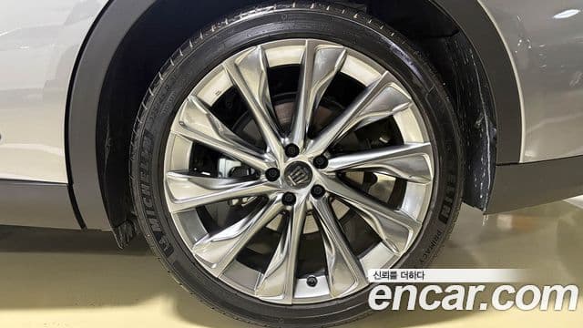 Toyota 크라운 кроссовер, 2025 все фото