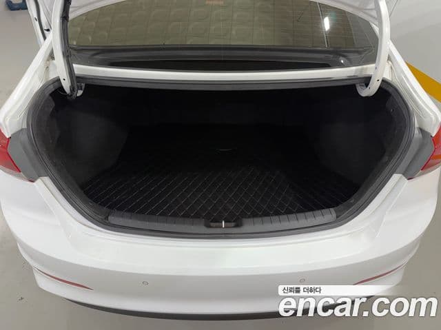 Hyundai Avante AD 1.6 GDI Value Plus, 2017 9