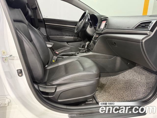 Hyundai Avante AD 1.6 GDI Value Plus, 2017 11