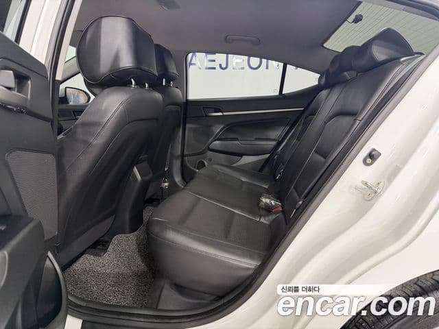 Hyundai Avante AD 1.6 GDI Value Plus, 2017 12