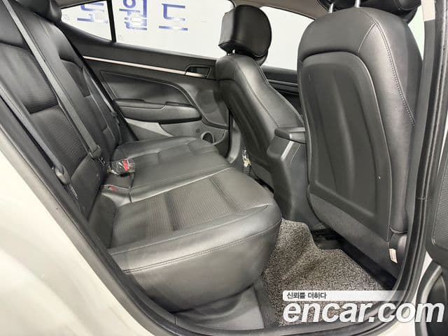Hyundai Avante AD 1.6 GDI Value Plus, 2017 13