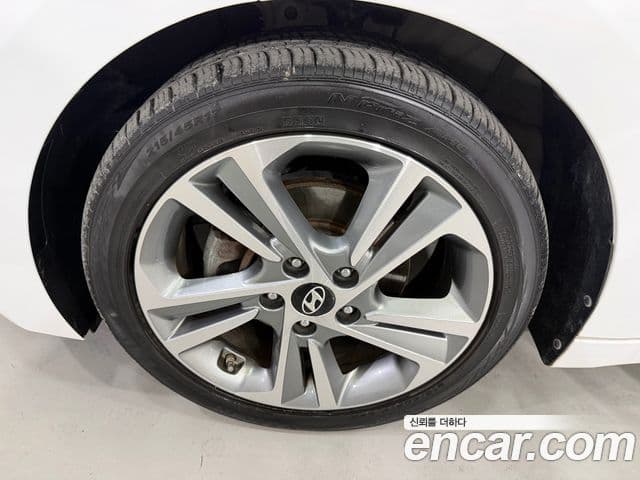 Hyundai Avante AD 1.6 GDI Value Plus, 2017 19