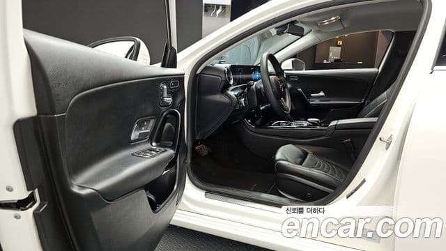 Mercedes-Benz A-класс W177 A220 седан, 2020 10