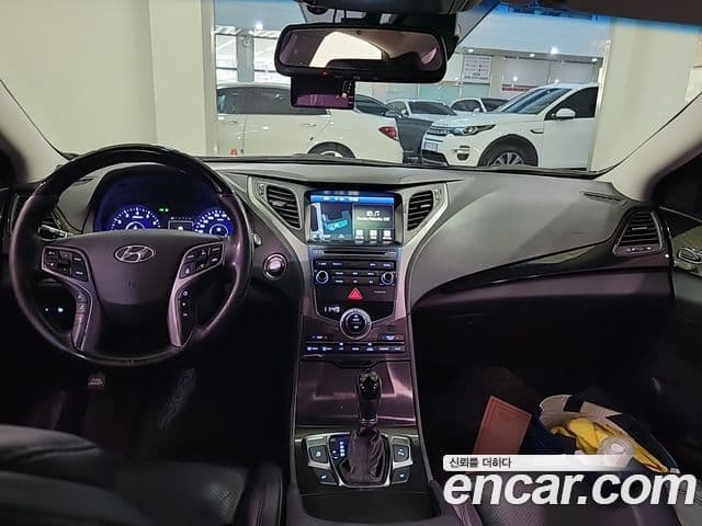 Hyundai Grandeur HG Modern, 2015 9