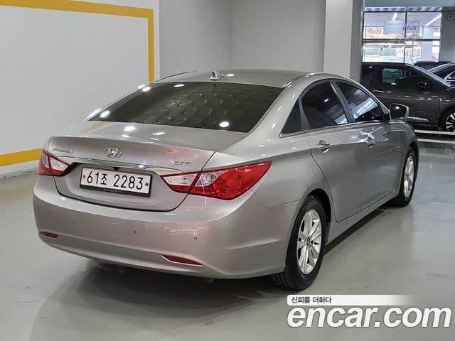 Hyundai YF Sonata Luxury, 2012 3
