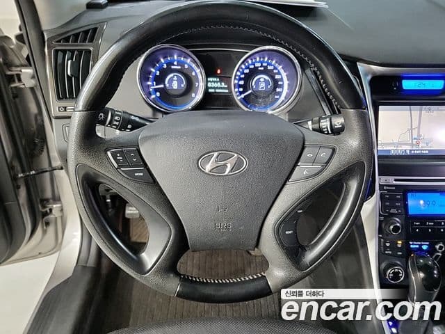 Hyundai YF Sonata Luxury, 2012 8