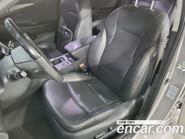 Hyundai YF Sonata Luxury, 2012 10