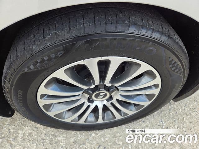 Kia K9 Prestige, 2013 8