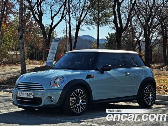 Mini Cooper SE, 2011 1